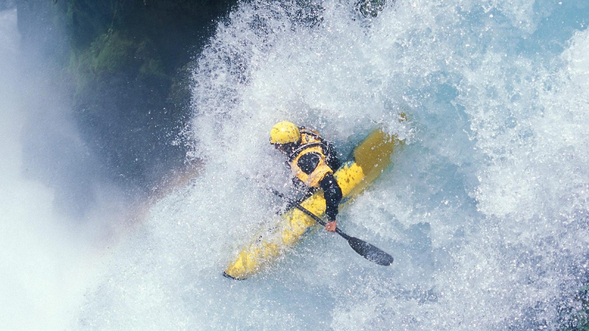 _无人机击球赛：科技助力传统运动升级_，无人机比赛视频